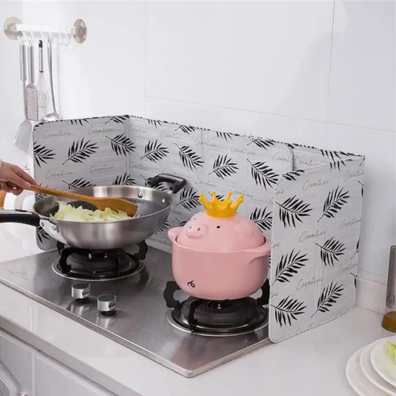Aluminum Foldable Stove Splash Guard – Non-Stick Oil Shield for Kitchen Walls